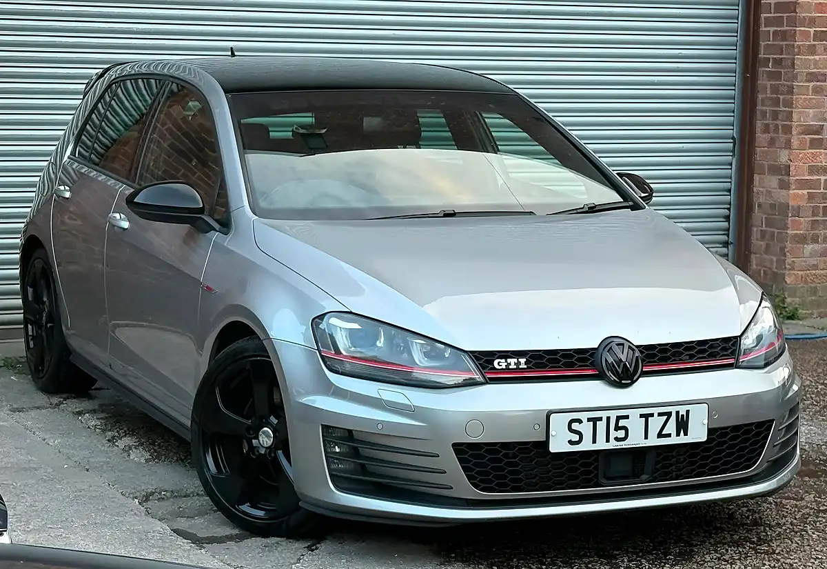 Used 2015 Volkswagen Golf GTI Bluemotion Tech Silver - Front View