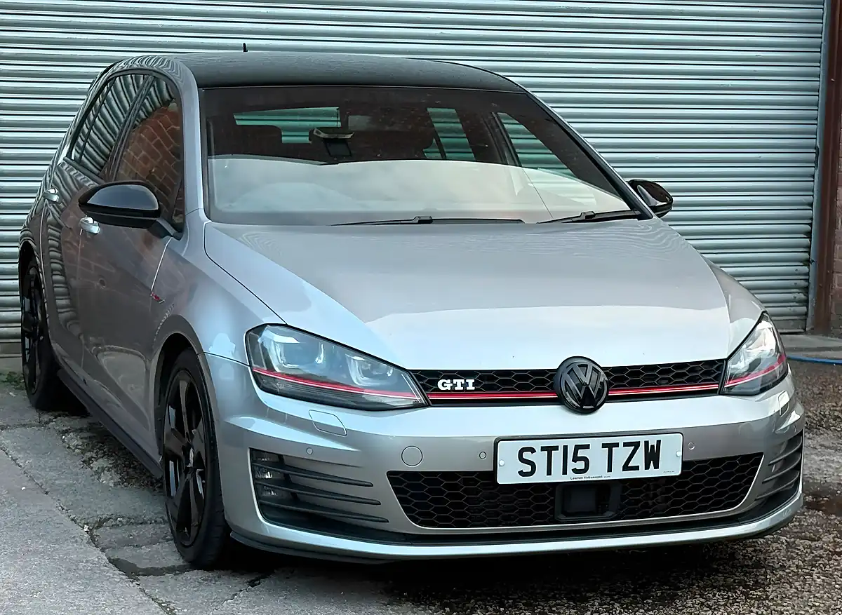 Used 2015 Volkswagen Golf GTI Bluemotion Tech Silver - Interior and Exterior details 3