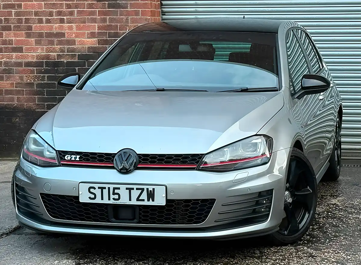 Used 2015 Volkswagen Golf GTI Bluemotion Tech Silver - Interior and Exterior details 9