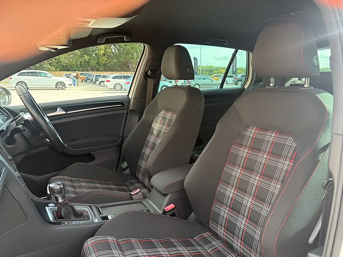Used 2015 Volkswagen Golf GTI Bluemotion Tech White - Interior and Exterior details 14