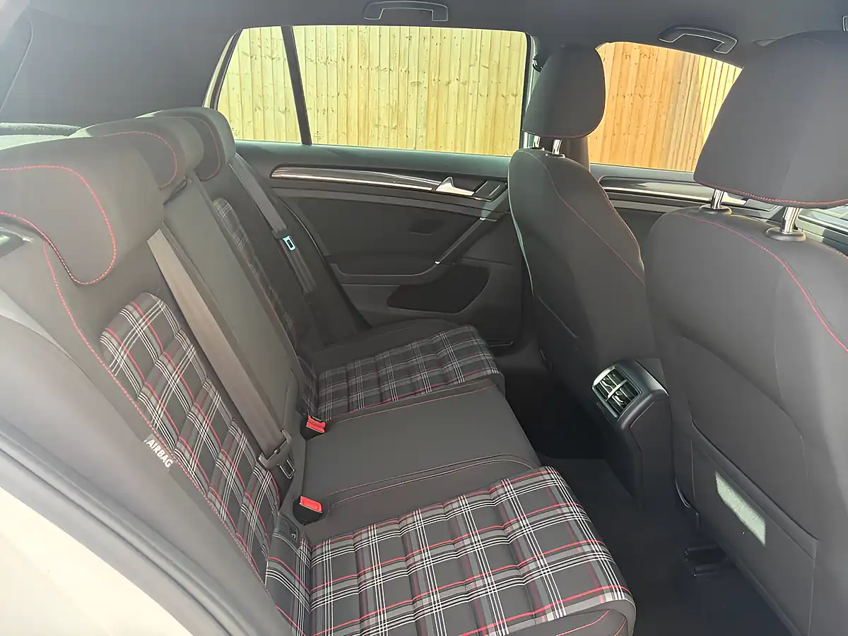 Used 2015 Volkswagen Golf GTI Bluemotion Tech White - Interior and Exterior details 16