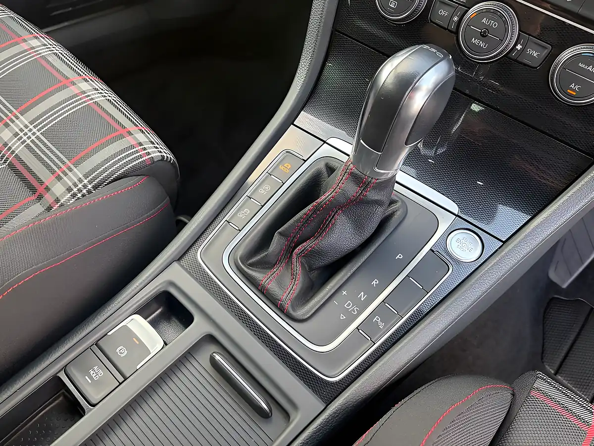 Used 2015 Volkswagen Golf GTI Bluemotion Tech White - Interior and Exterior details 18