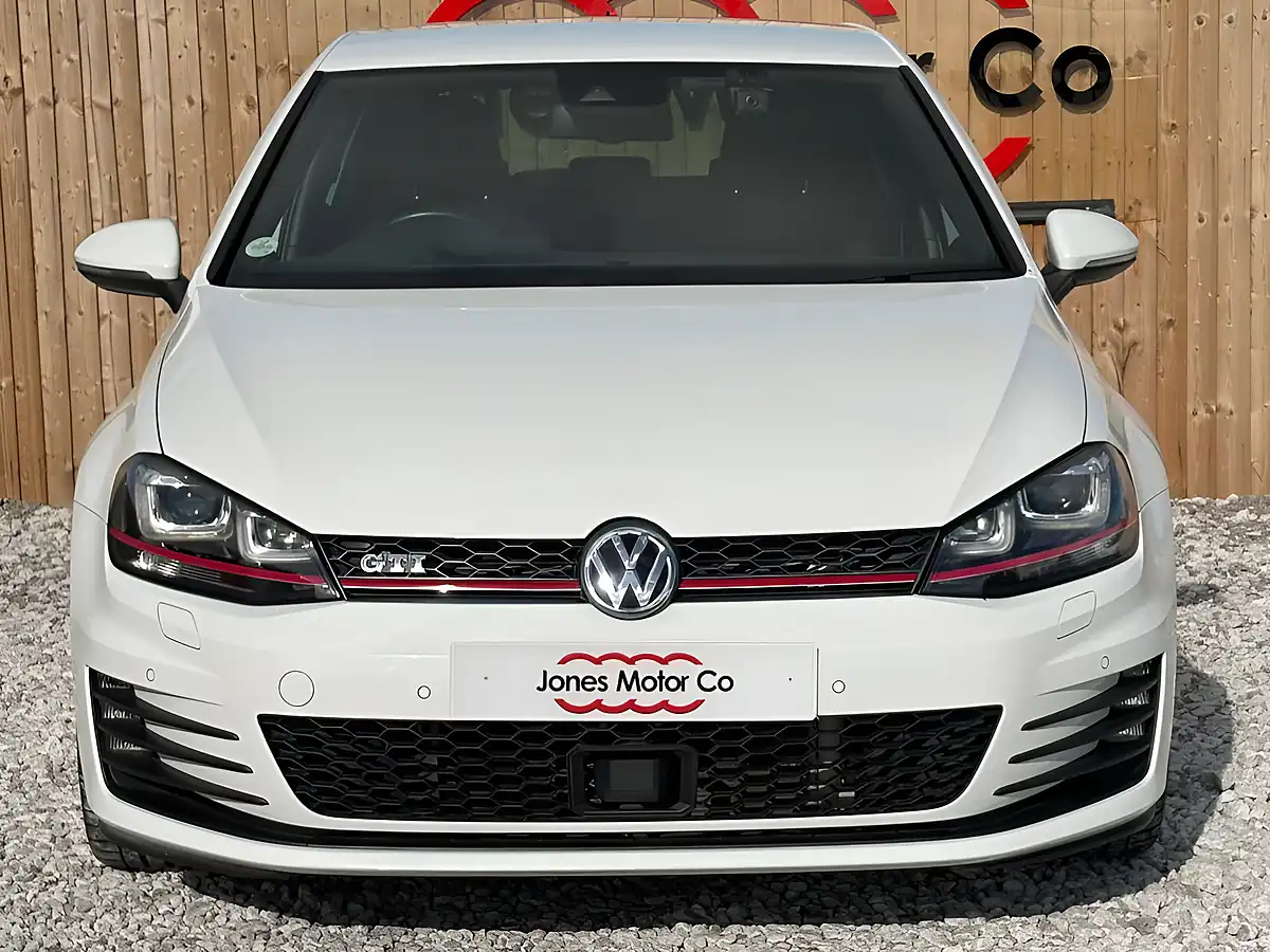 Used 2015 Volkswagen Golf GTI Bluemotion Tech White - Interior and Exterior details 2