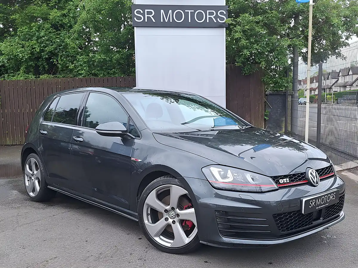 Used 2015 Volkswagen Golf GTI Grey - Front View