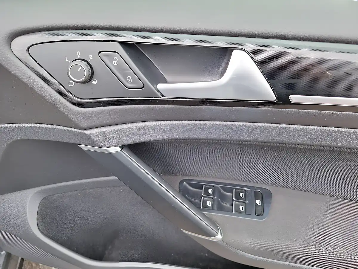 Used 2015 Volkswagen Golf GTI Grey - Interior and Exterior details 14