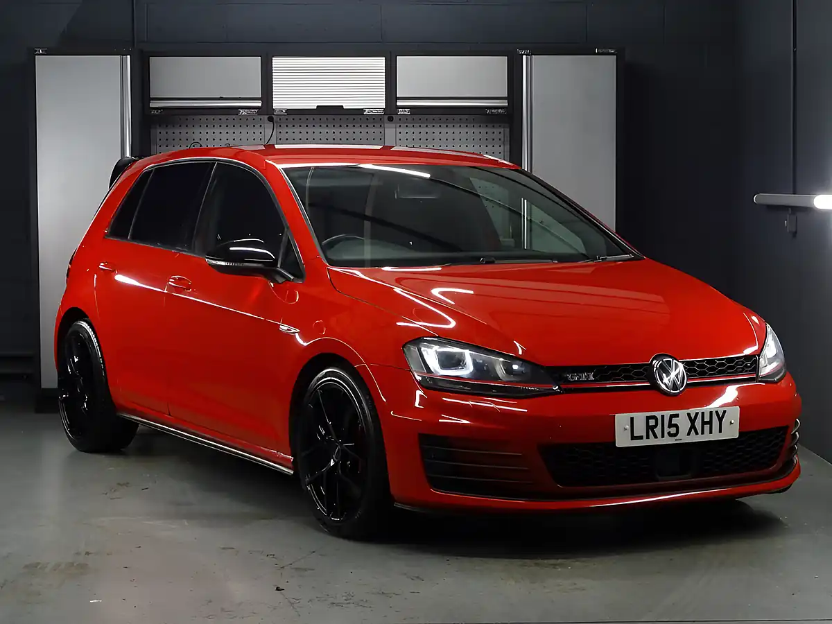 Used 2015 Volkswagen Golf GTI Red - Front View