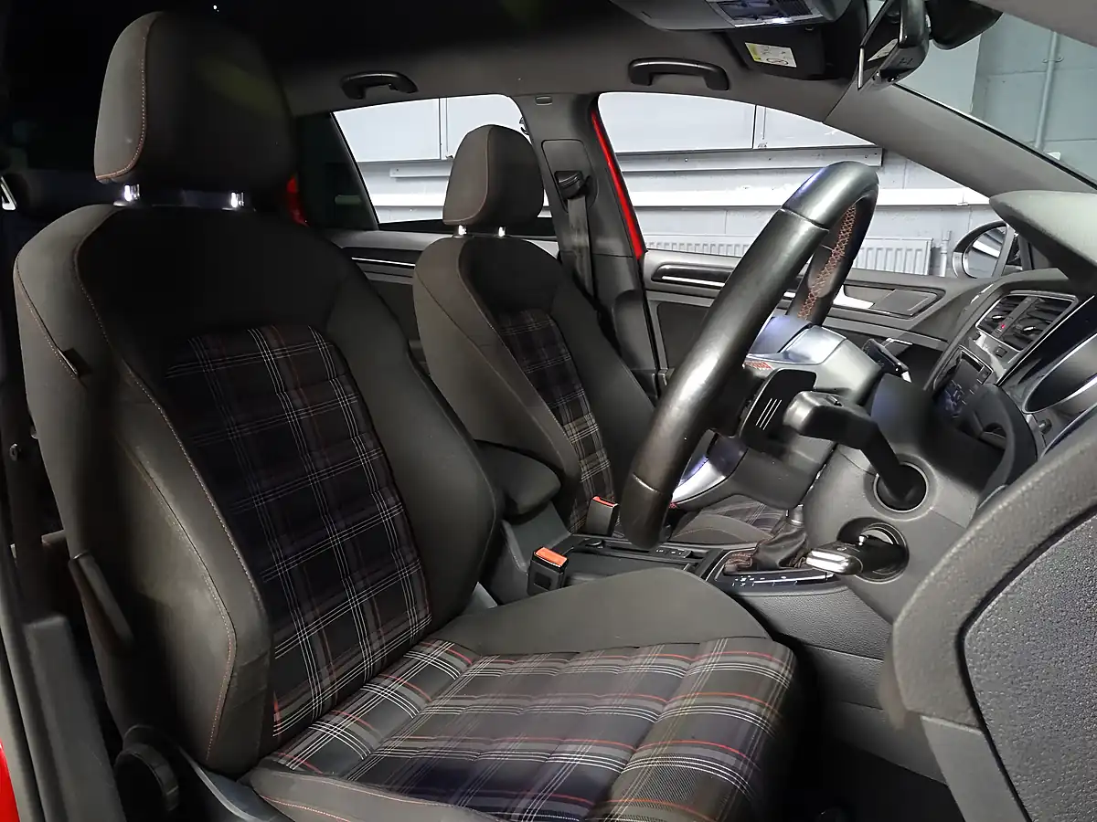 Used 2015 Volkswagen Golf GTI Red - Interior and Exterior details 17