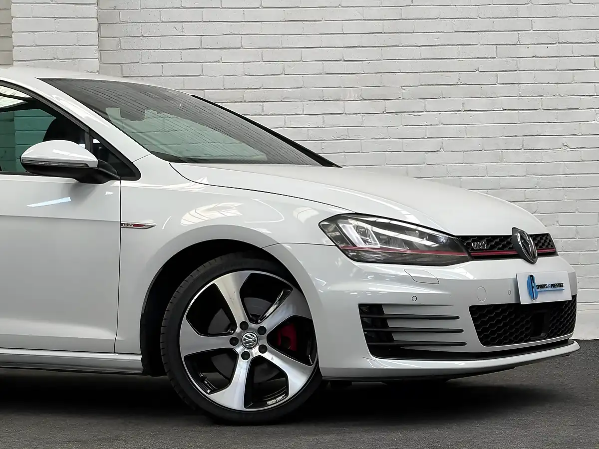 Used 2015 Volkswagen Golf GTI White - Interior and Exterior details 10