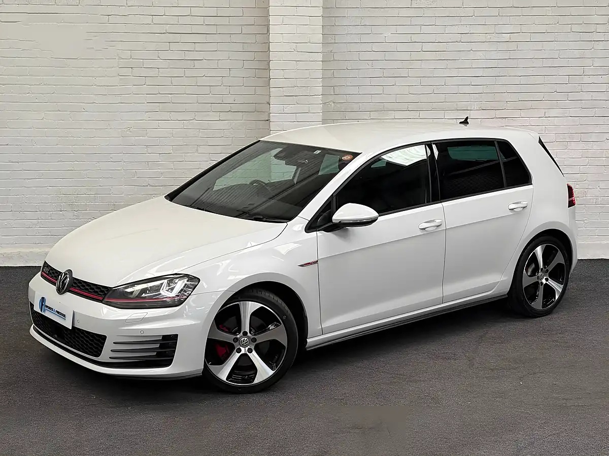 Used 2015 Volkswagen Golf GTI White - Interior and Exterior details 15