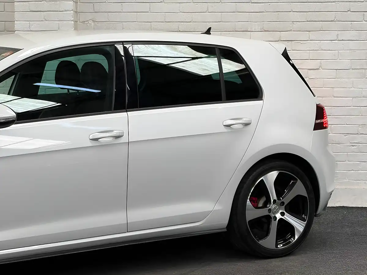 Used 2015 Volkswagen Golf GTI White - Interior and Exterior details 16