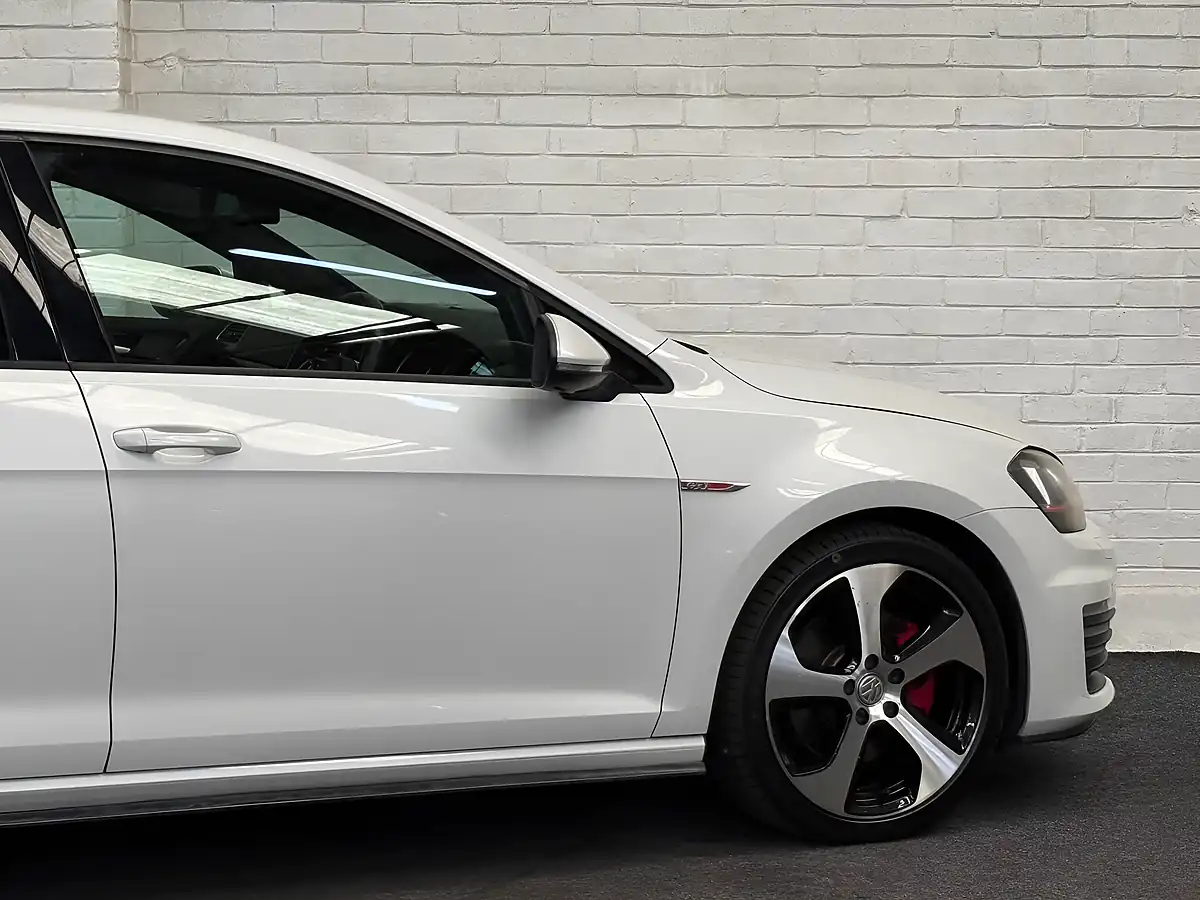 Used 2015 Volkswagen Golf GTI White - Interior and Exterior details 4