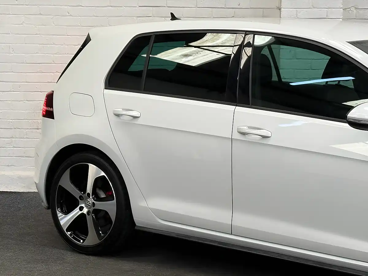 Used 2015 Volkswagen Golf GTI White - Interior and Exterior details 9