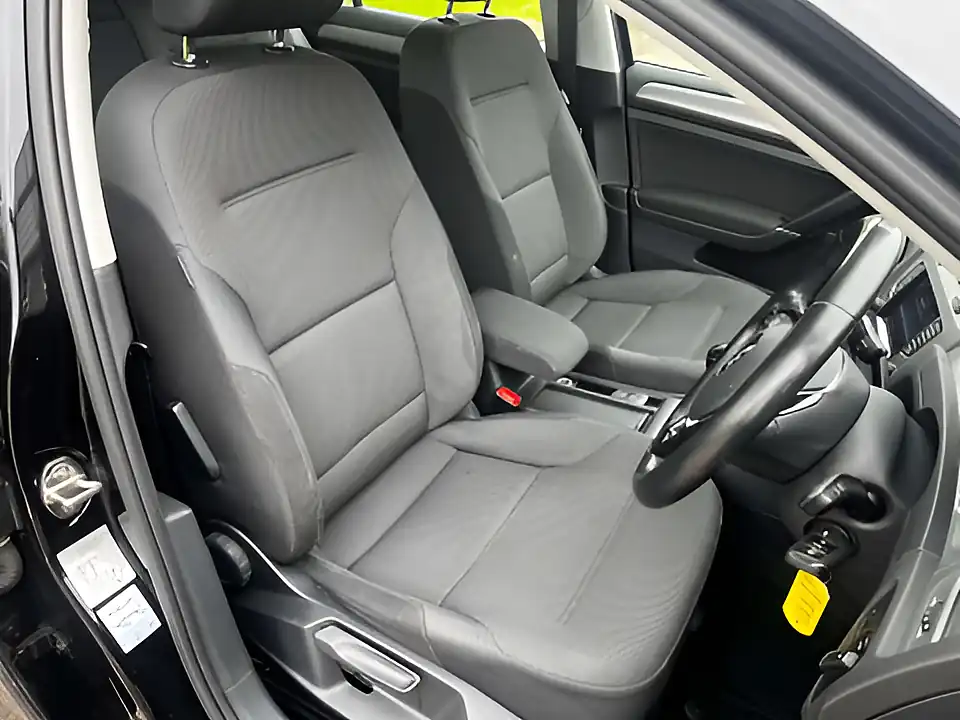 Used 2015 Volkswagen Golf Match Black - Interior and Exterior details 10