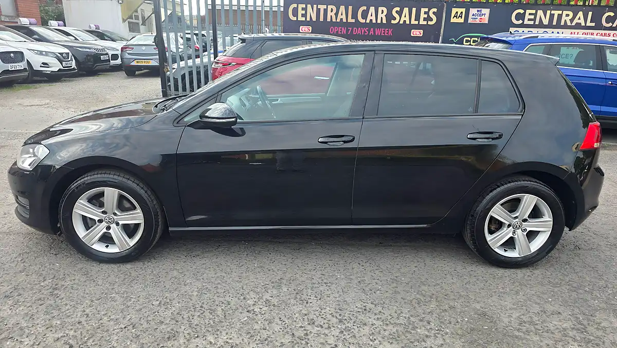 Used 2015 Volkswagen Golf Match Black - Interior and Exterior details 10