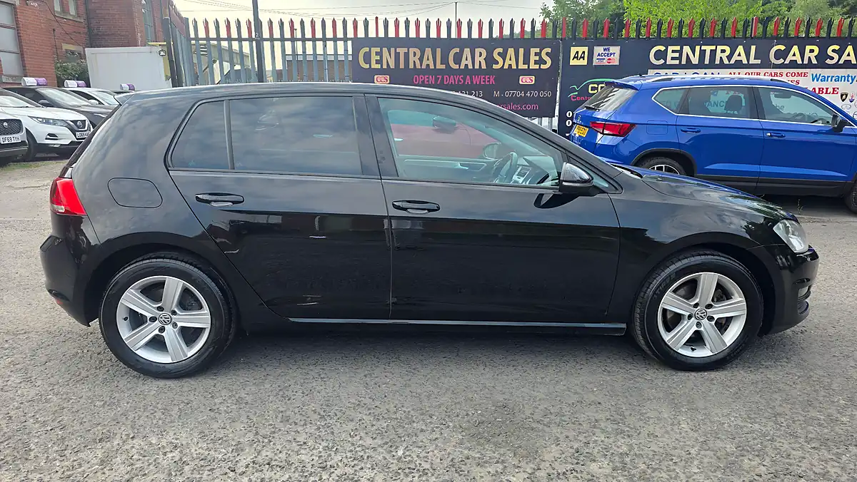 Used 2015 Volkswagen Golf Match Black - Interior and Exterior details 4