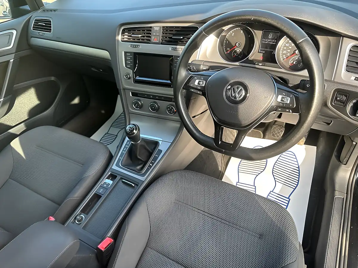 Used 2015 Volkswagen Golf Match Black - Interior and Exterior details 16