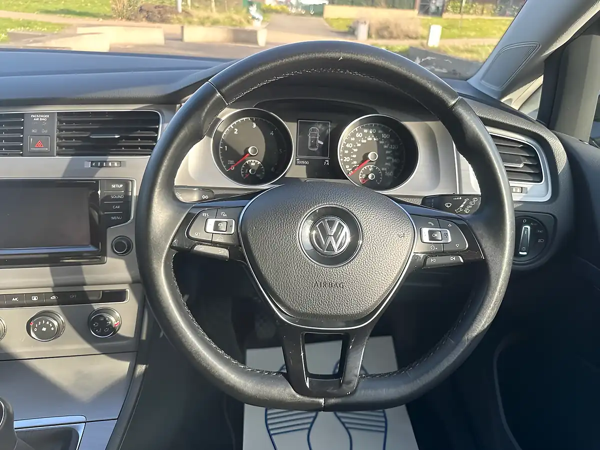 Used 2015 Volkswagen Golf Match Black - Interior and Exterior details 18