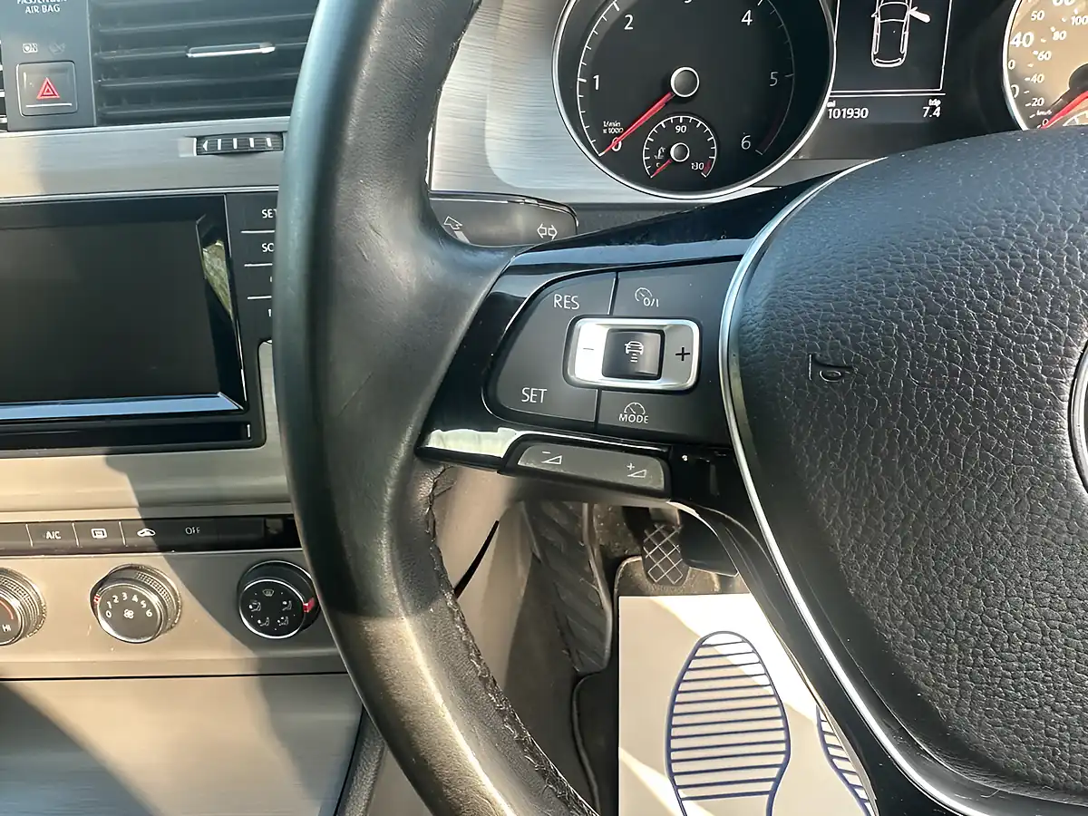 Used 2015 Volkswagen Golf Match Black - Interior and Exterior details 19