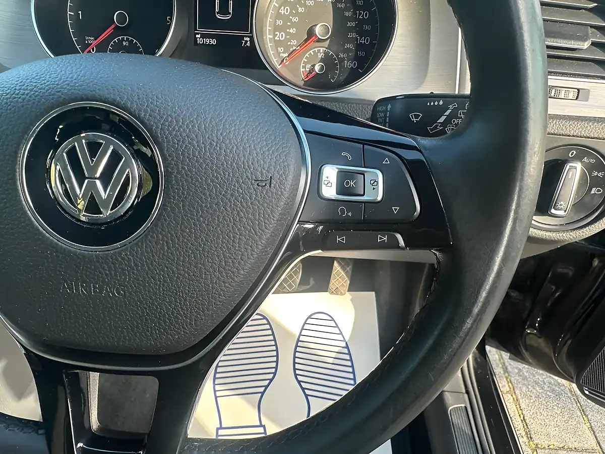 Used 2015 Volkswagen Golf Match Black - Interior and Exterior details 20