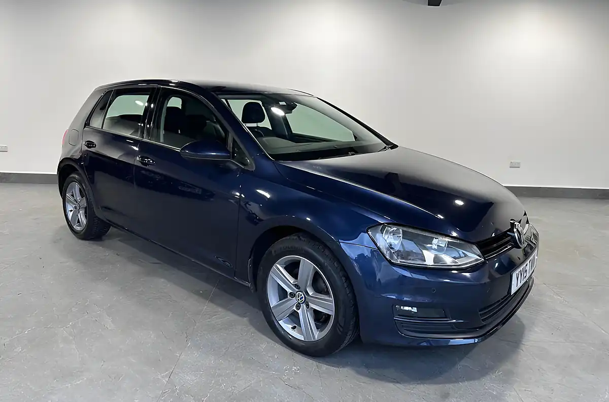 Used 2015 Volkswagen Golf Match Blue - Front View