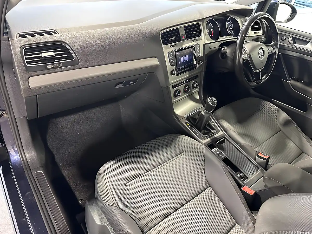 Used 2015 Volkswagen Golf Match Blue - Interior and Exterior details 11
