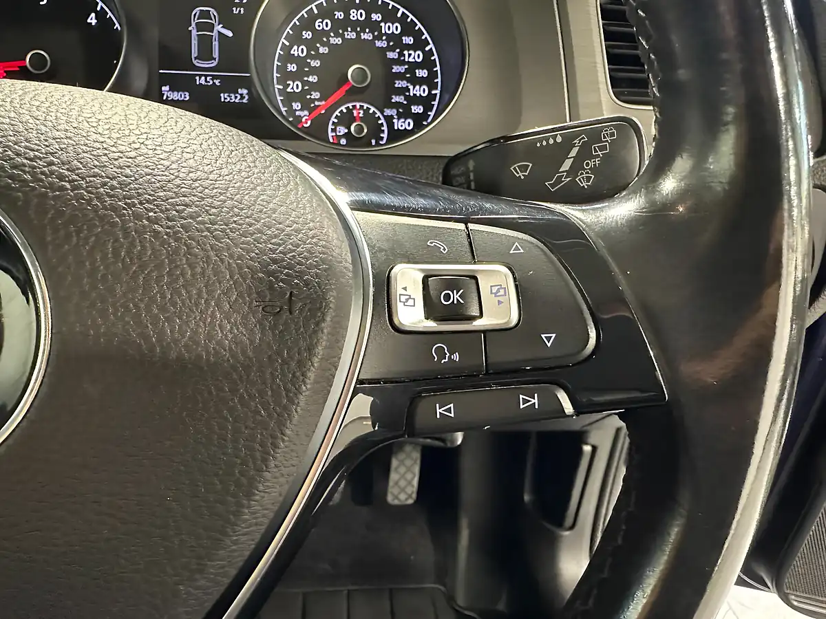 Used 2015 Volkswagen Golf Match Blue - Interior and Exterior details 16