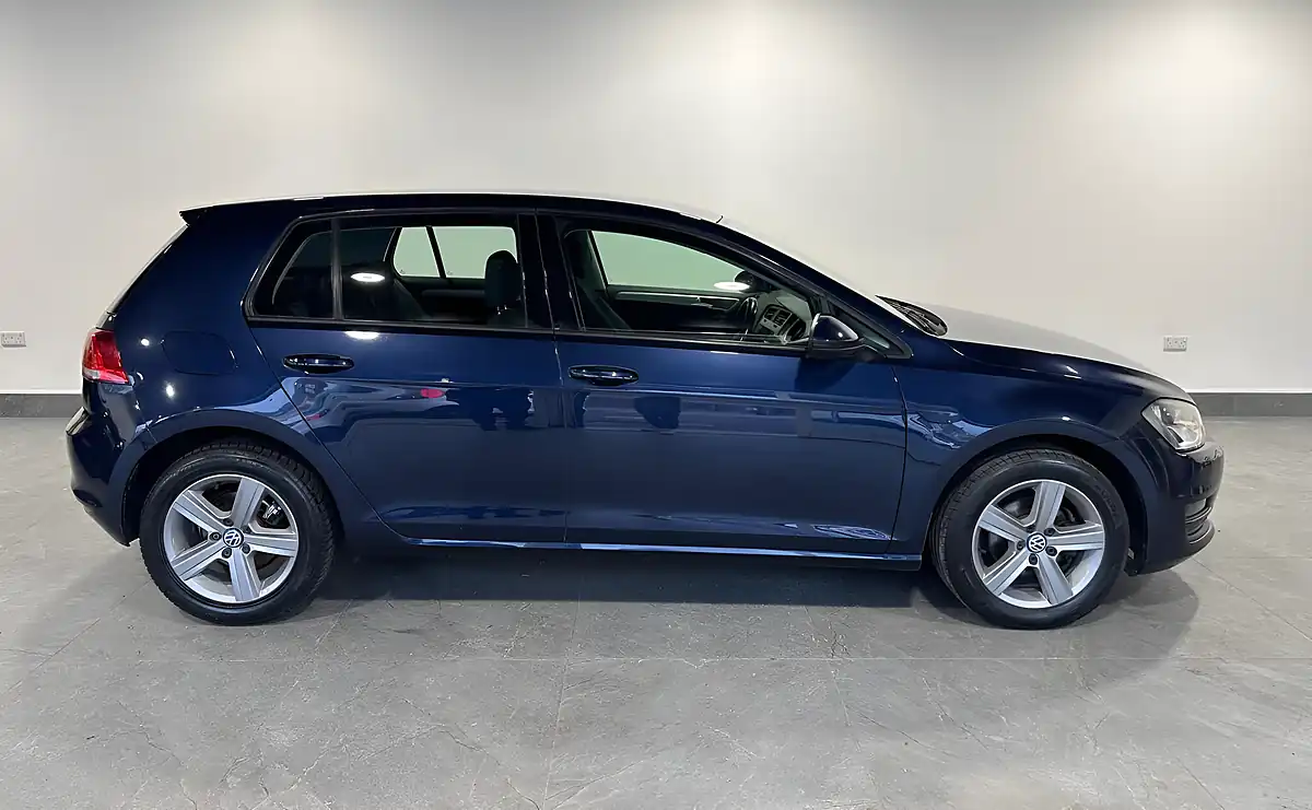 Used 2015 Volkswagen Golf Match Blue - Interior and Exterior details 2