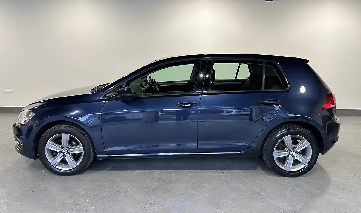 Used 2015 Volkswagen Golf Match Blue - Interior and Exterior details 6