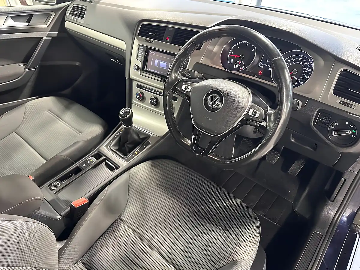 Used 2015 Volkswagen Golf Match Blue - Interior and Exterior details 9