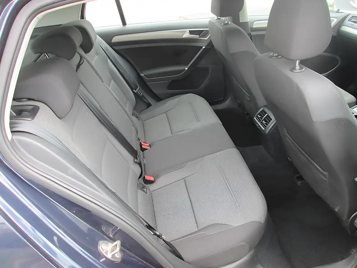 Used 2015 Volkswagen Golf Match Blue - Interior and Exterior details 8