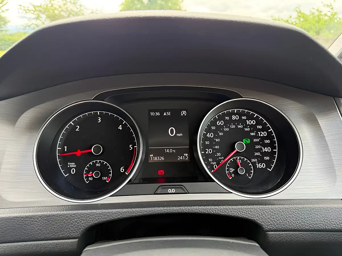 Used 2015 Volkswagen Golf Match Blue - Interior and Exterior details 20