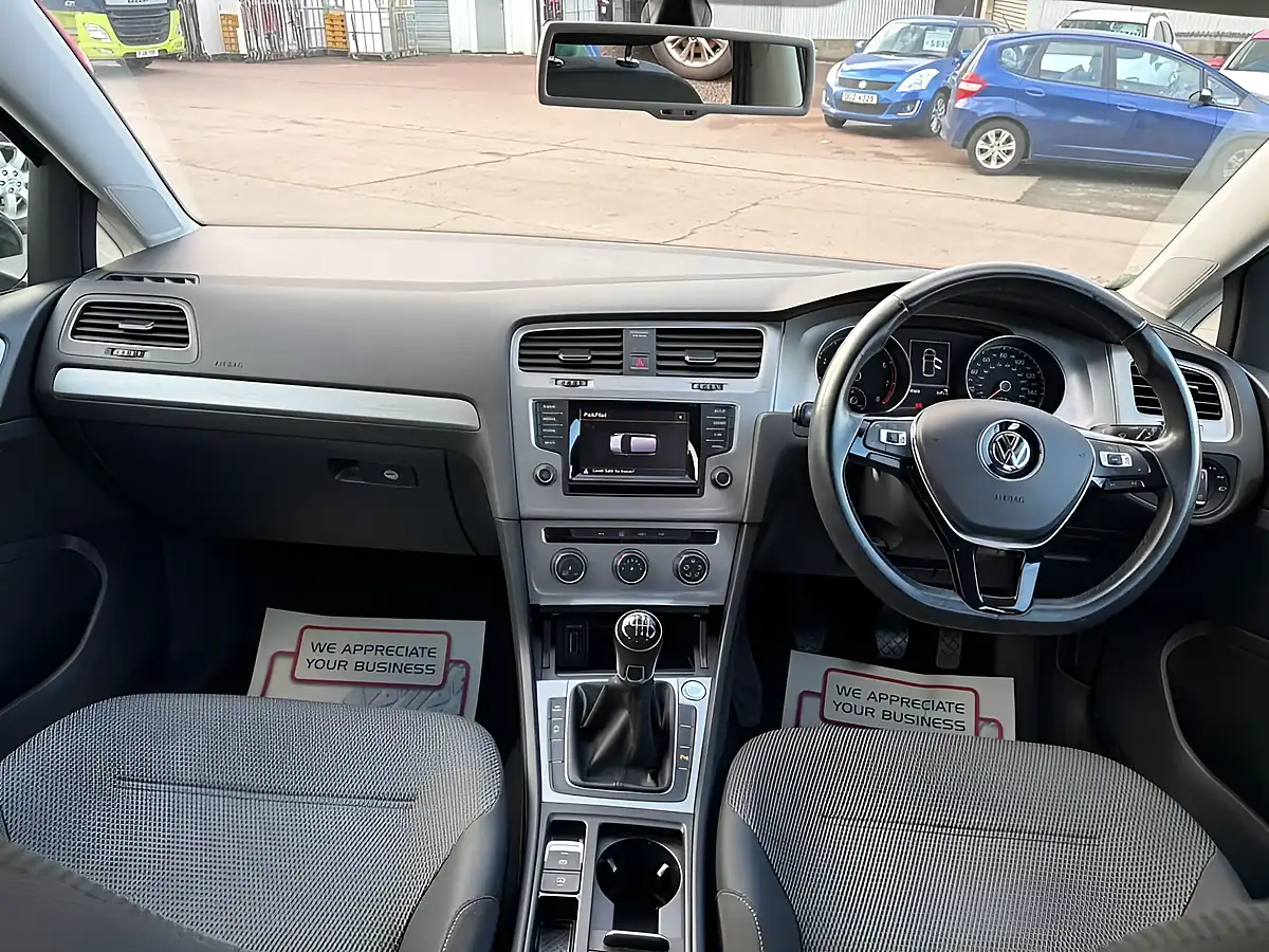 Used 2015 Volkswagen Golf Match Blue - Interior and Exterior details 17