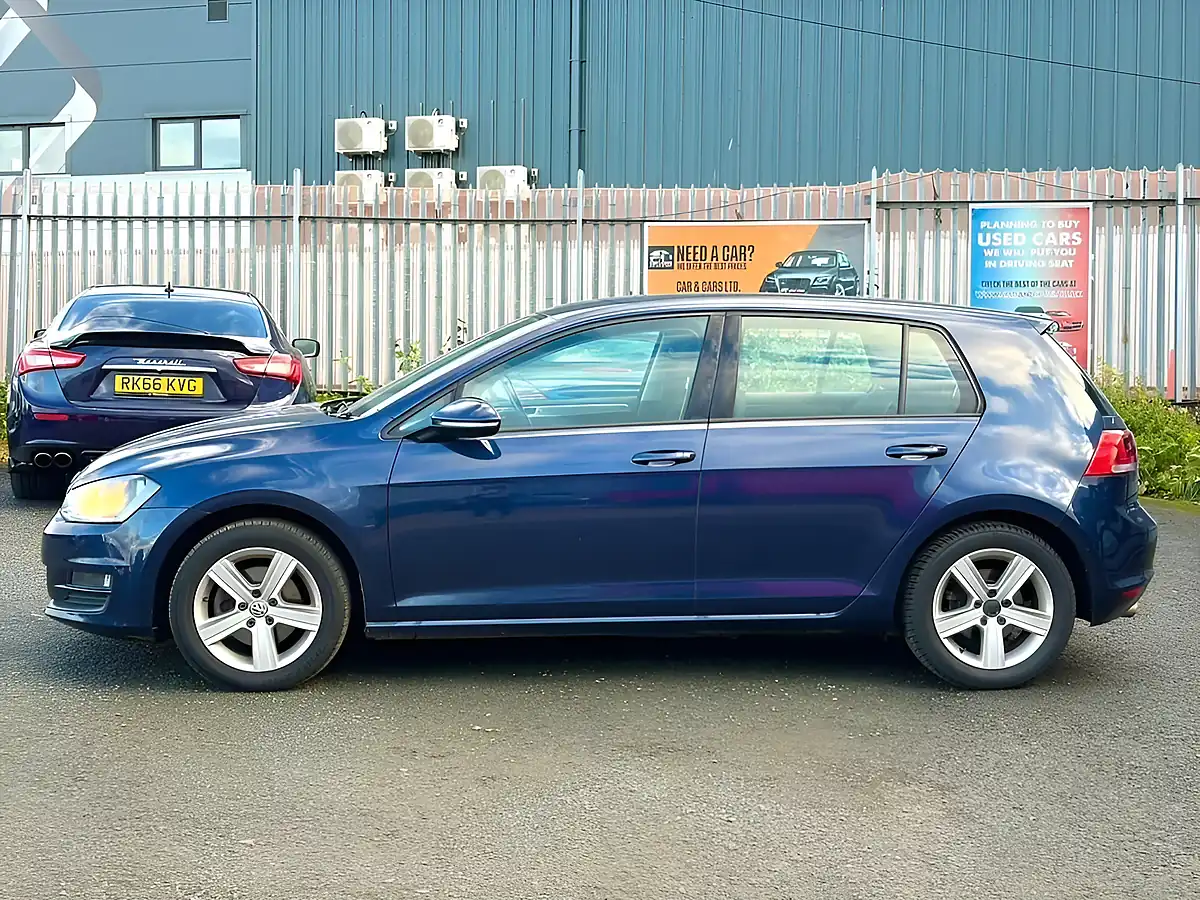 Used 2015 Volkswagen Golf Match Blue - Interior and Exterior details 5
