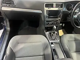 Used 2015 Volkswagen Golf Match Blue - Interior and Exterior details 15