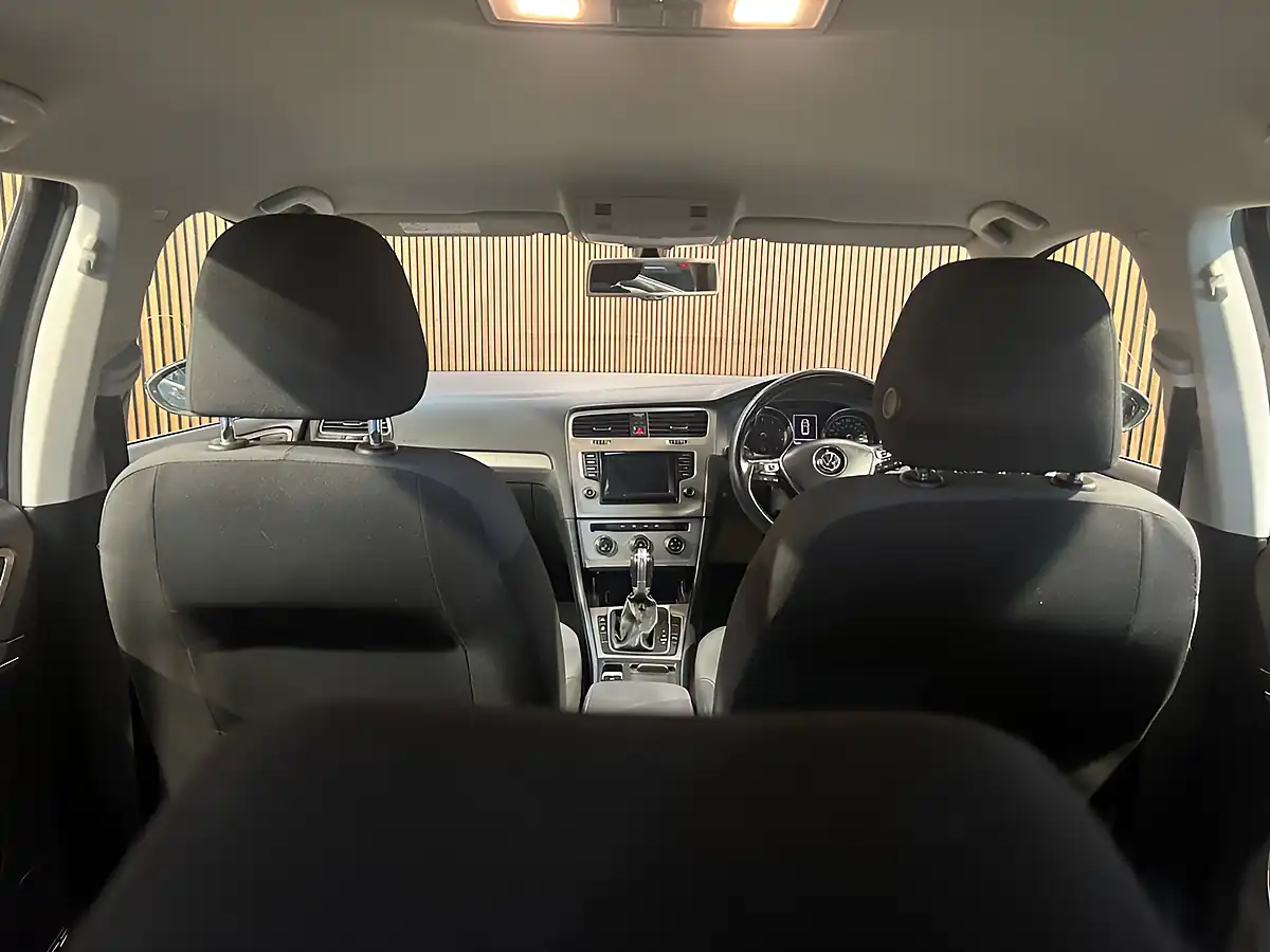 Used 2015 Volkswagen Golf Match Blue - Interior and Exterior details 16