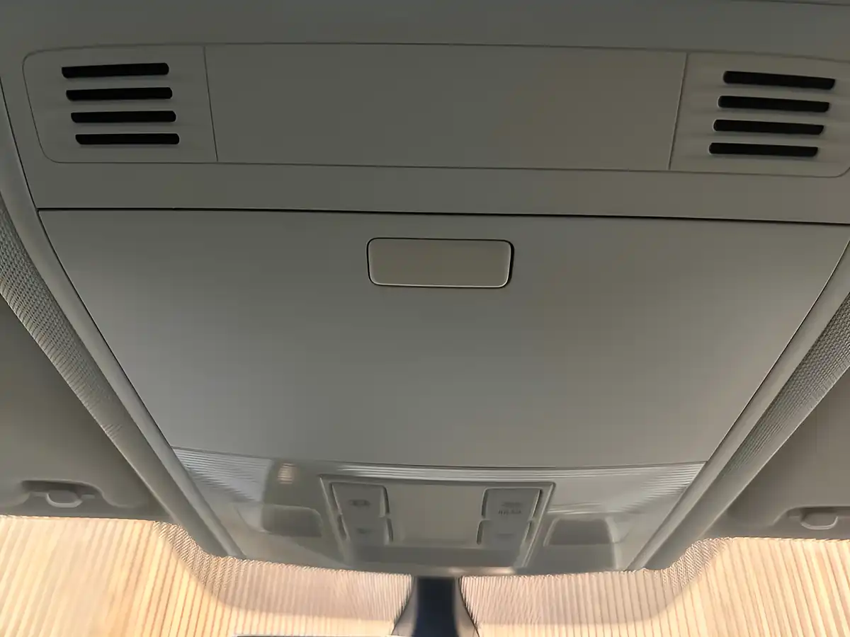 Used 2015 Volkswagen Golf Match Blue - Interior and Exterior details 19