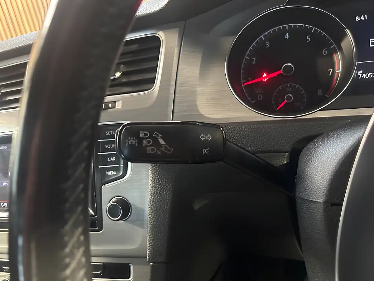 Used 2015 Volkswagen Golf Match Blue - Interior and Exterior details 20