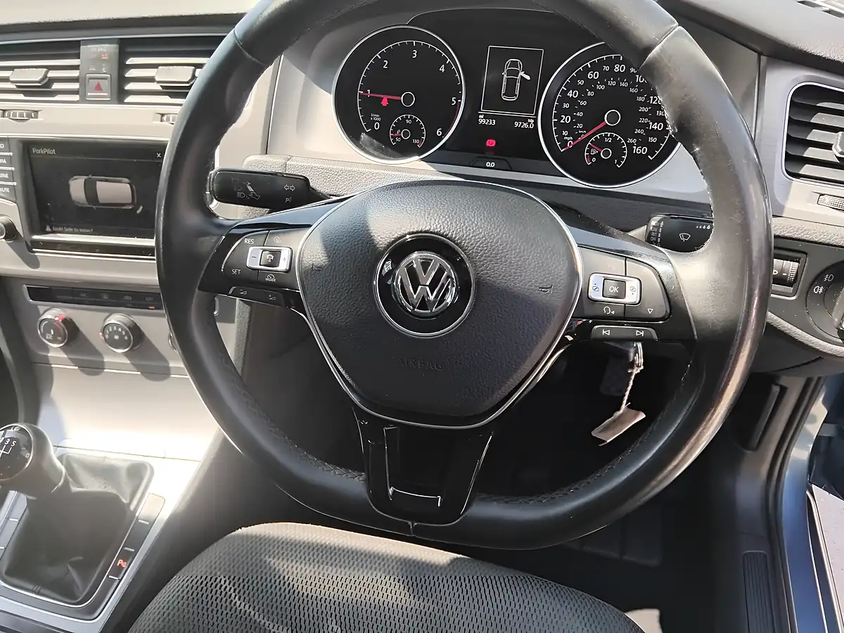 Used 2015 Volkswagen Golf Match Blue - Interior and Exterior details 13