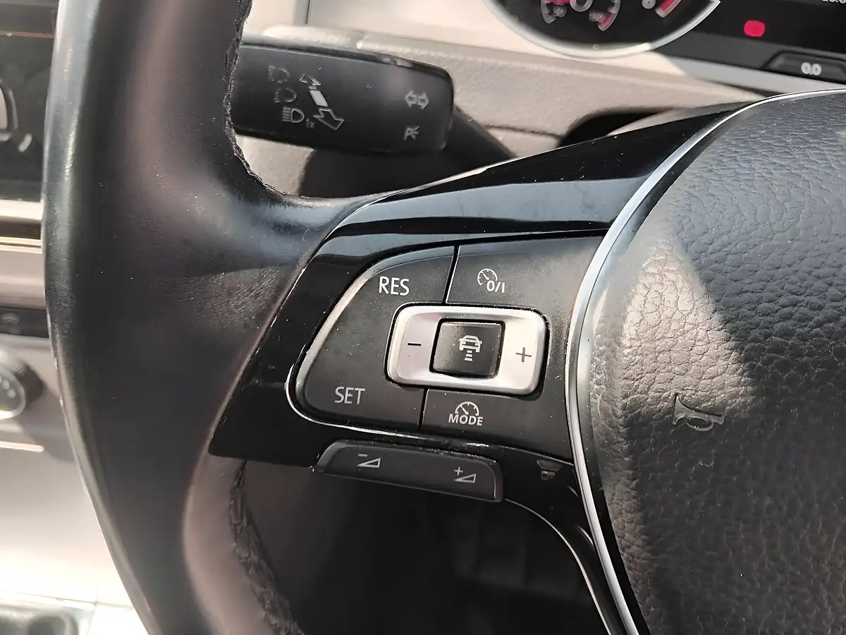 Used 2015 Volkswagen Golf Match Blue - Interior and Exterior details 14