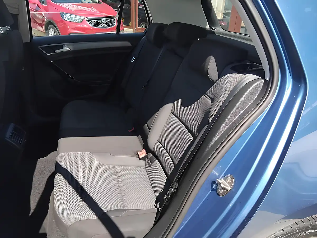 Used 2015 Volkswagen Golf Match Blue - Interior and Exterior details 17
