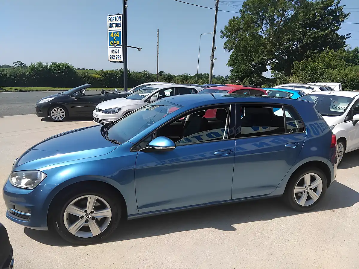 Used 2015 Volkswagen Golf Match Blue - Interior and Exterior details 4