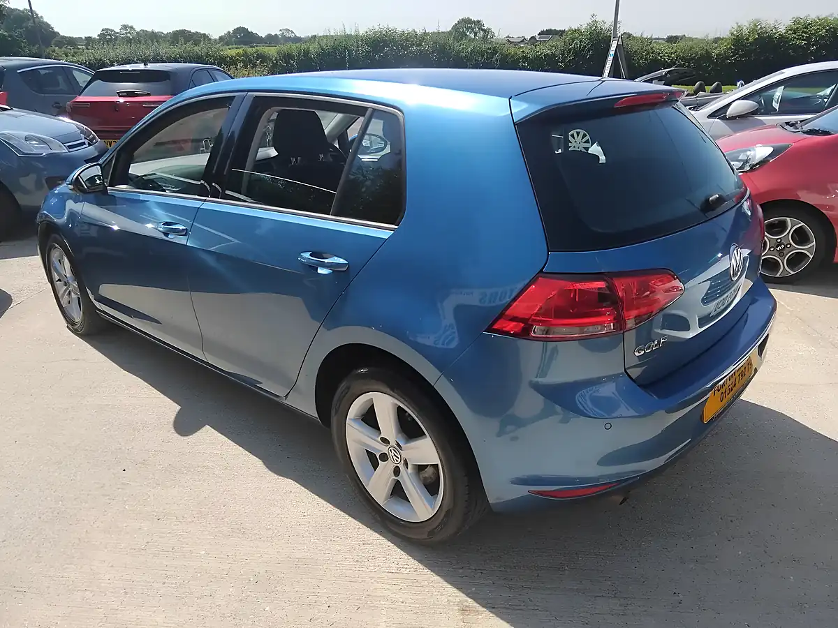 Used 2015 Volkswagen Golf Match Blue - Interior and Exterior details 5