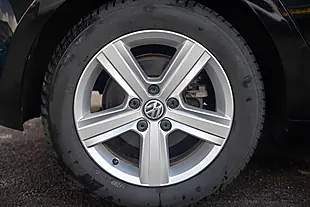 Used 2015 Volkswagen Golf Match Bluemotion Tech Deep Black Pearl - Interior and Exterior details 13
