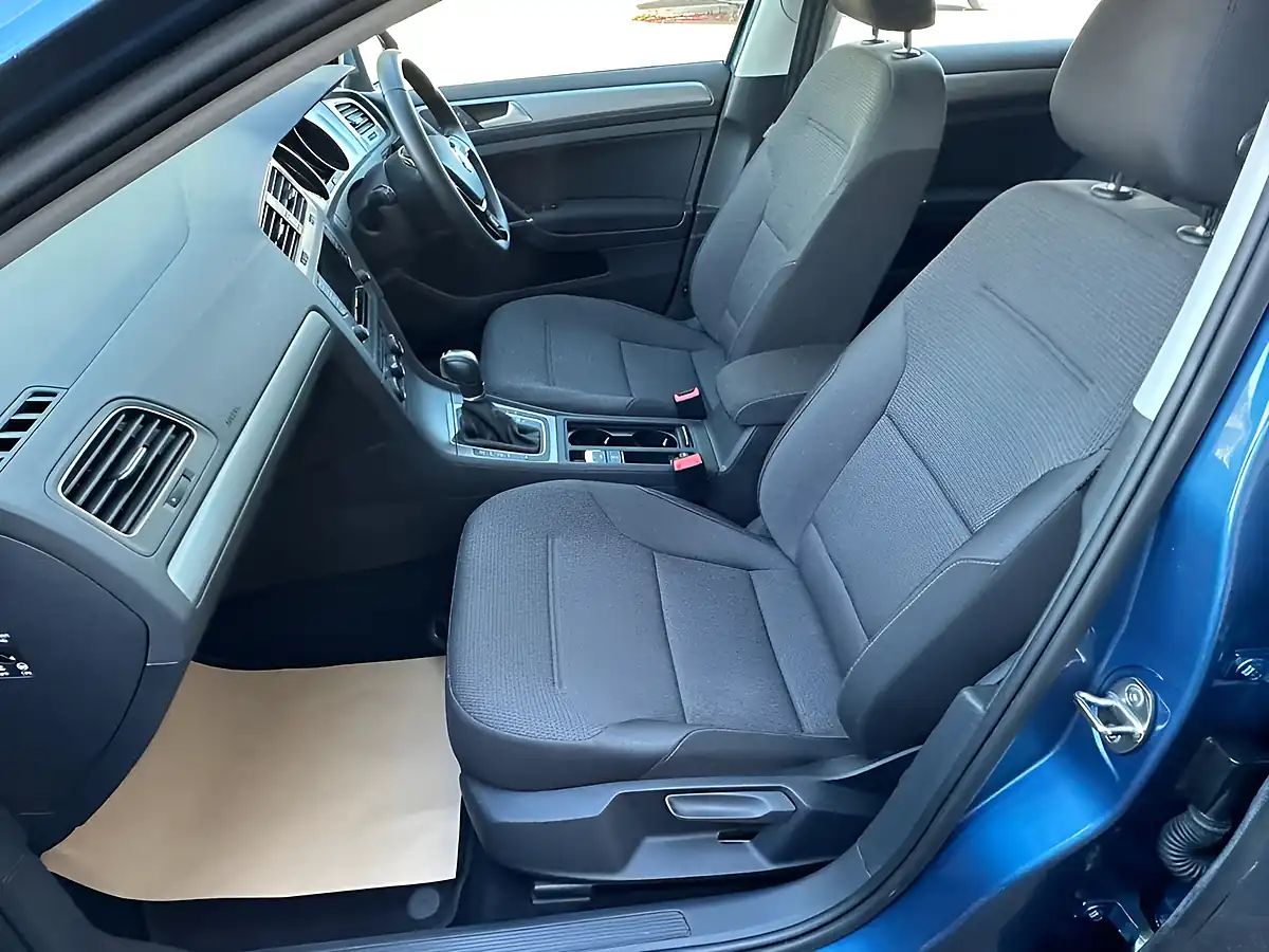 Used 2015 Volkswagen Golf Match Bluemotion Tech Pacific Blue - Interior and Exterior details 11
