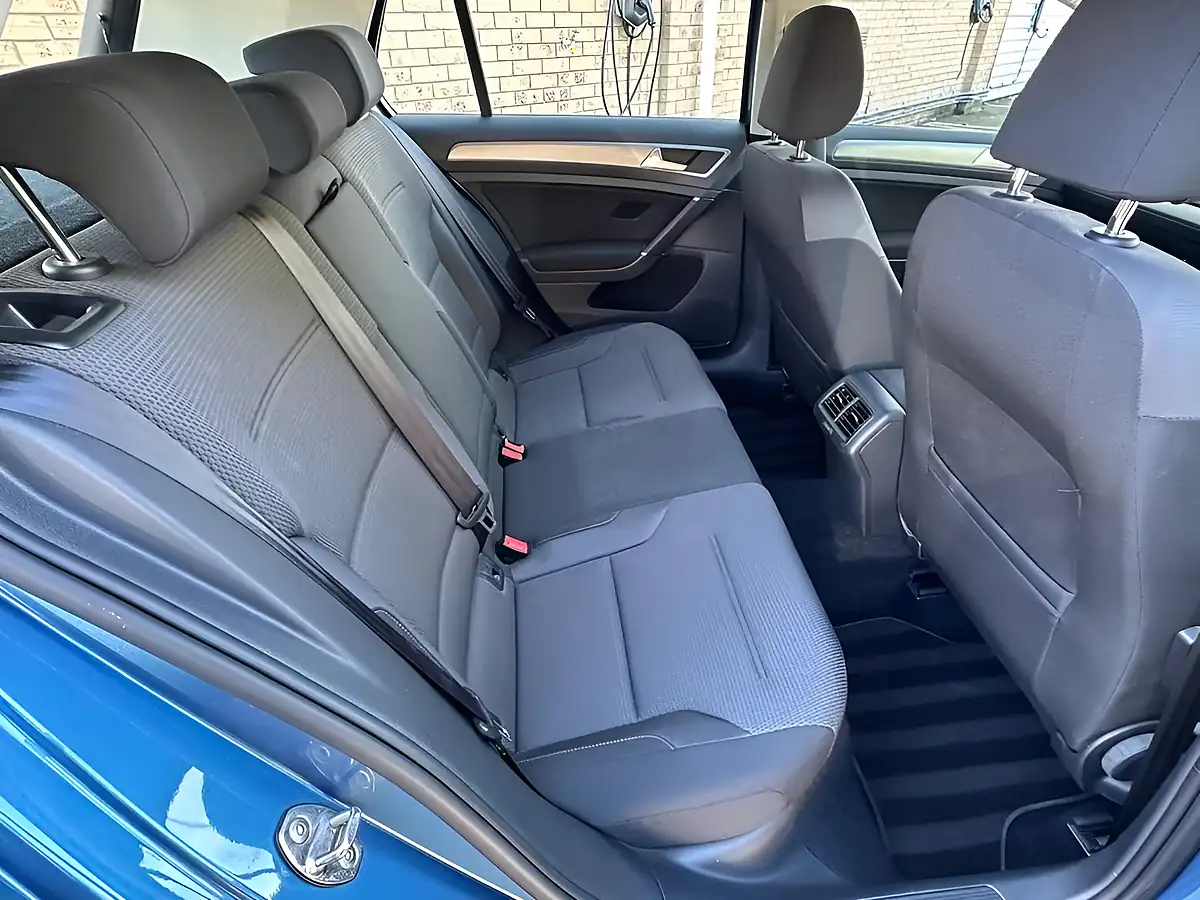 Used 2015 Volkswagen Golf Match Bluemotion Tech Pacific Blue - Interior and Exterior details 12