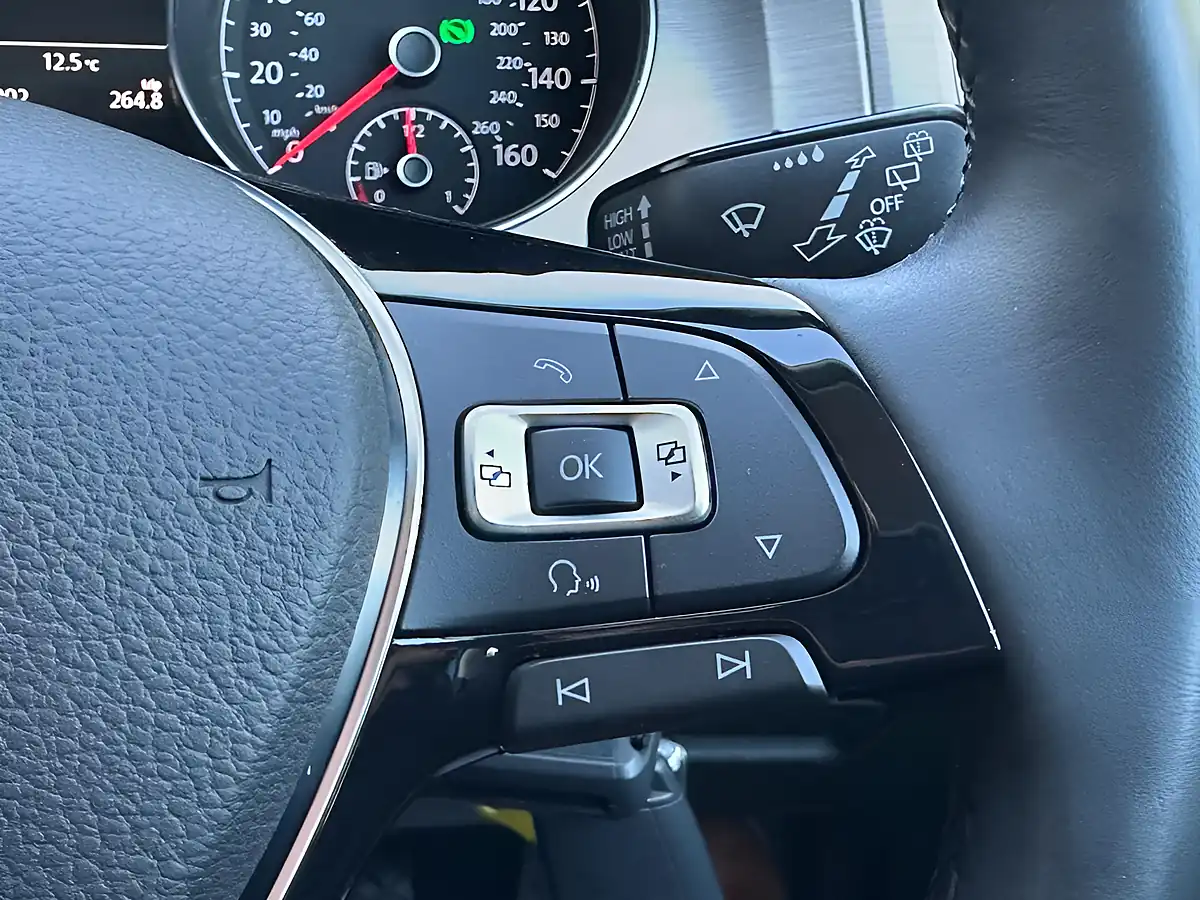 Used 2015 Volkswagen Golf Match Bluemotion Tech Pacific Blue - Interior and Exterior details 17