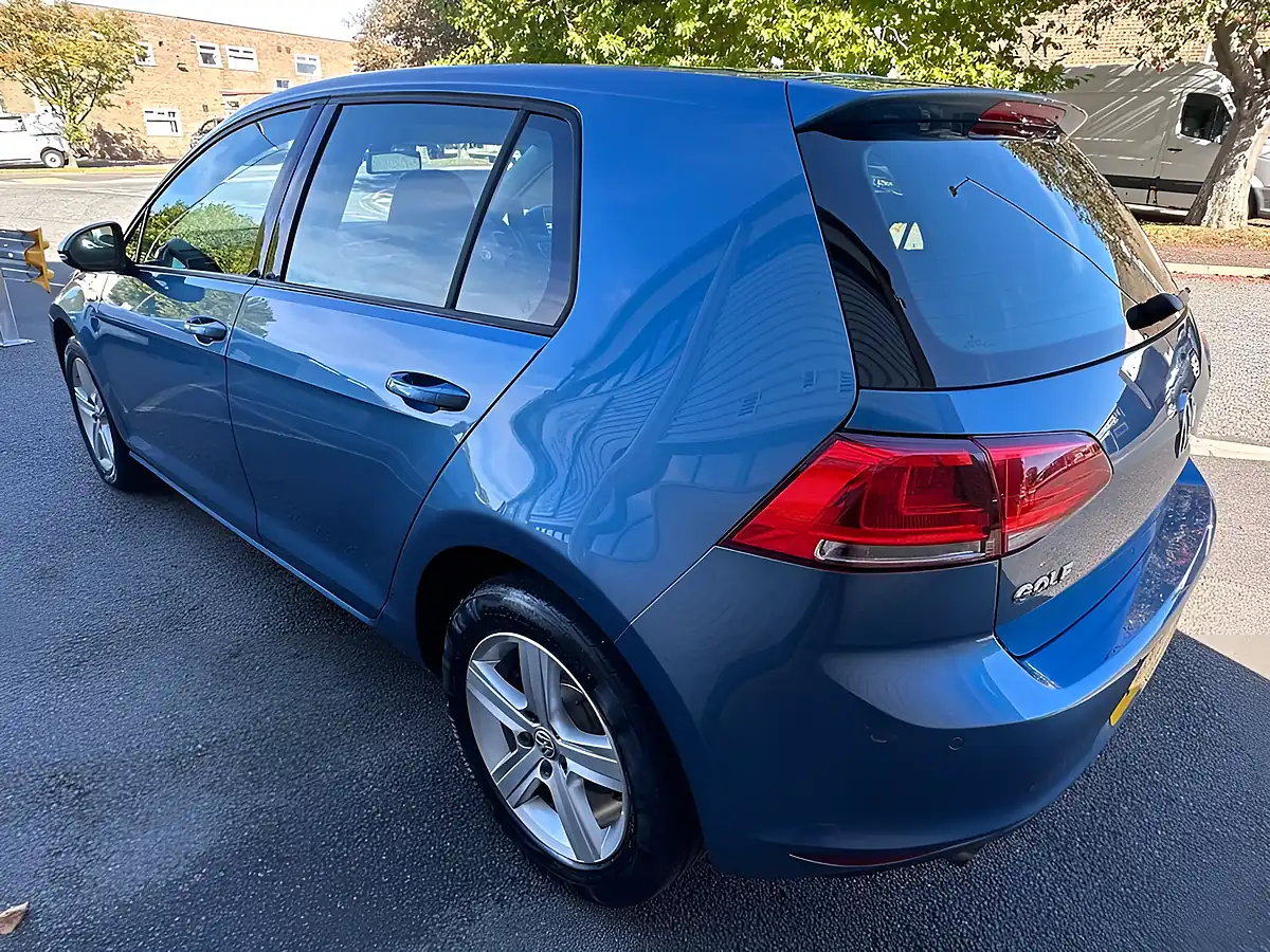 Used 2015 Volkswagen Golf Match Bluemotion Tech Pacific Blue - Interior and Exterior details 5