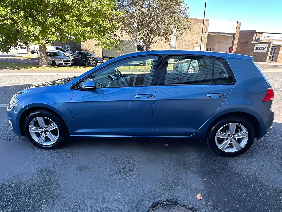 Used 2015 Volkswagen Golf Match Bluemotion Tech Pacific Blue - Interior and Exterior details 6