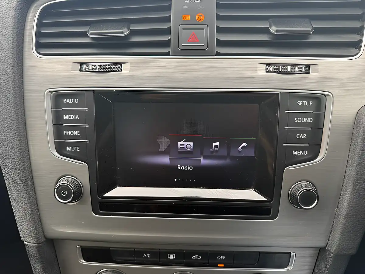 Used 2015 Volkswagen Golf Match Edition Silver - Interior and Exterior details 8