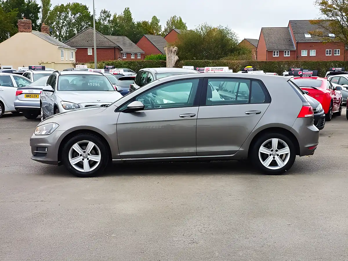 Used 2015 Volkswagen Golf Match Grey - Interior and Exterior details 12